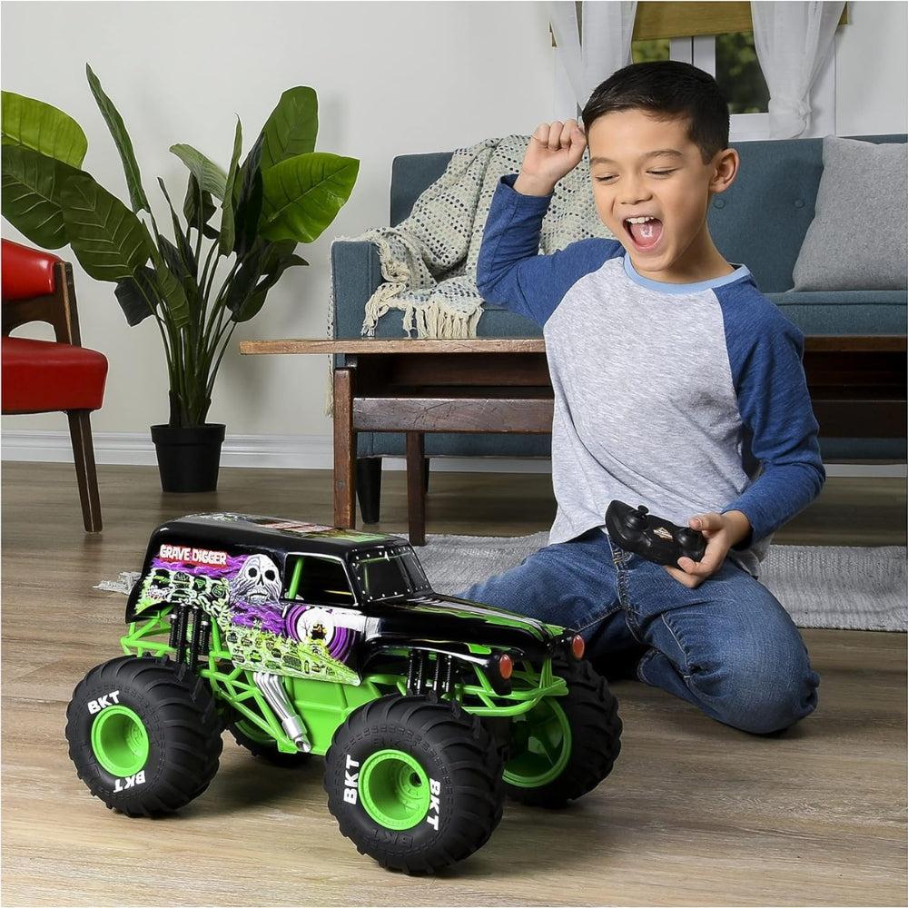 Monster Jam Official Grave Digger Remote Control Truck 1:15 Scale, 2.4GHz