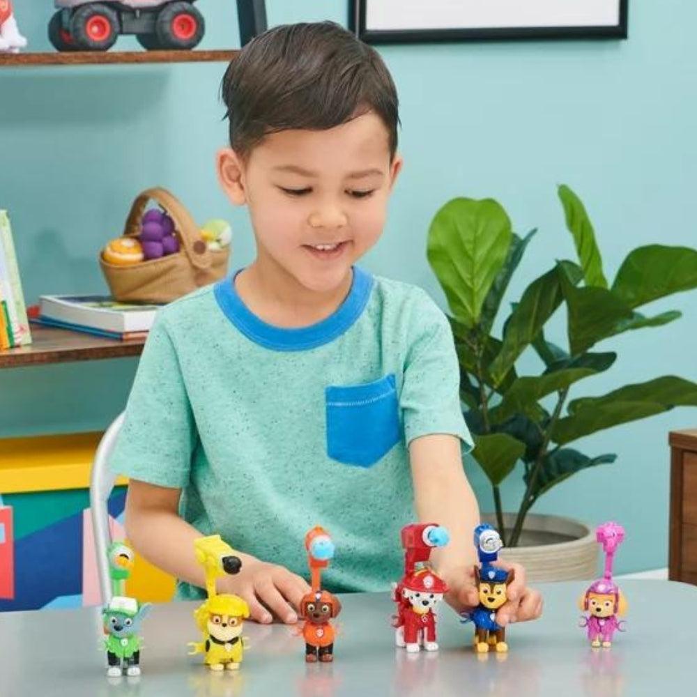 Paw Patrol Movie Collectible Chase Action Figure With Clip-on Backpack and 2 Projectiles, Kids’ Toys For Ages 3 And Up